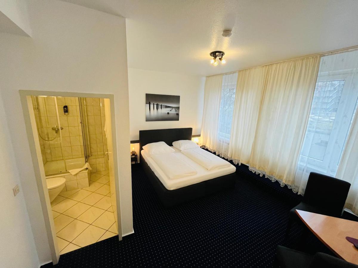 Hotel Schwarzer Baer Ганновер Экстерьер фото