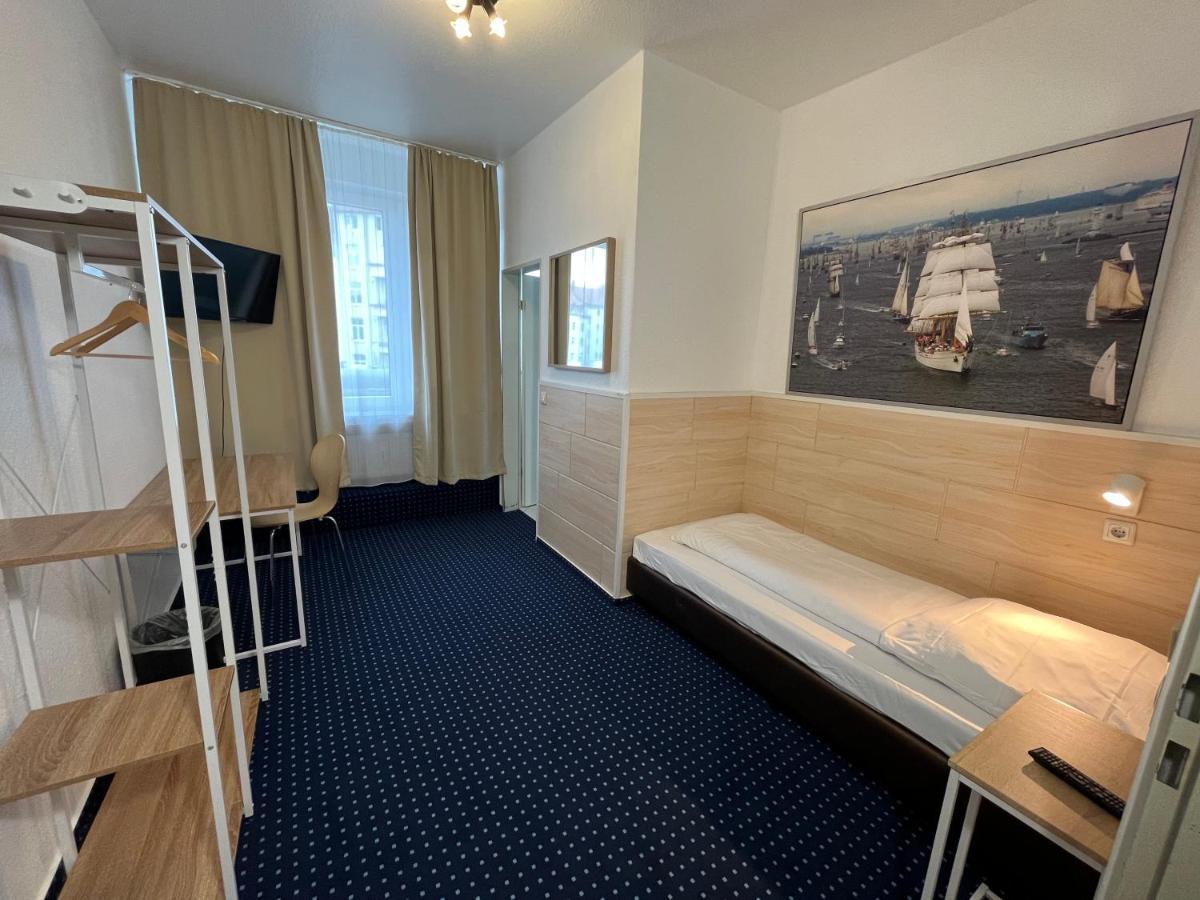 Hotel Schwarzer Baer Ганновер Экстерьер фото