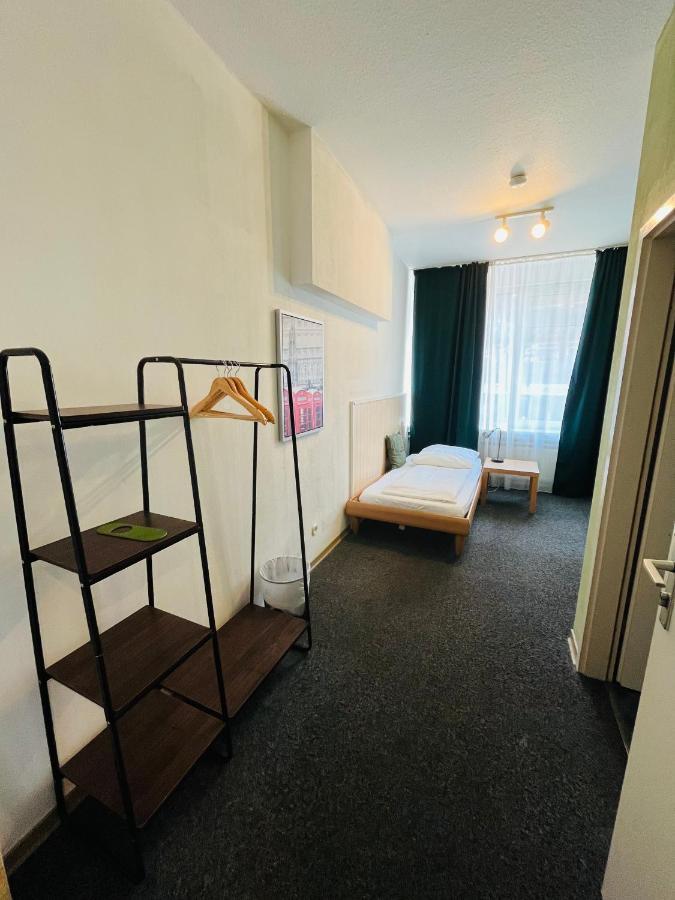 Hotel Schwarzer Baer Ганновер Экстерьер фото
