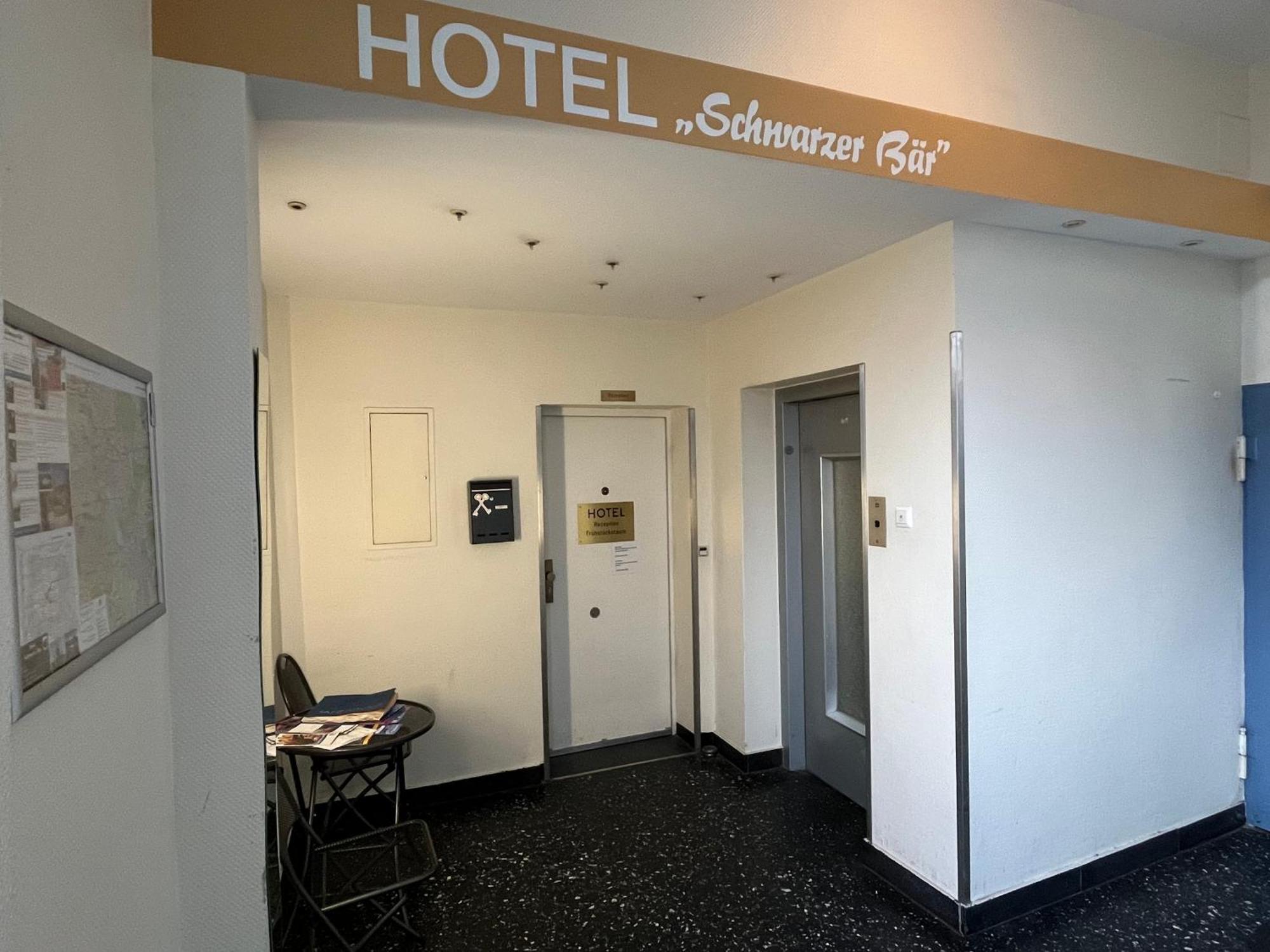 Hotel Schwarzer Baer Ганновер Экстерьер фото